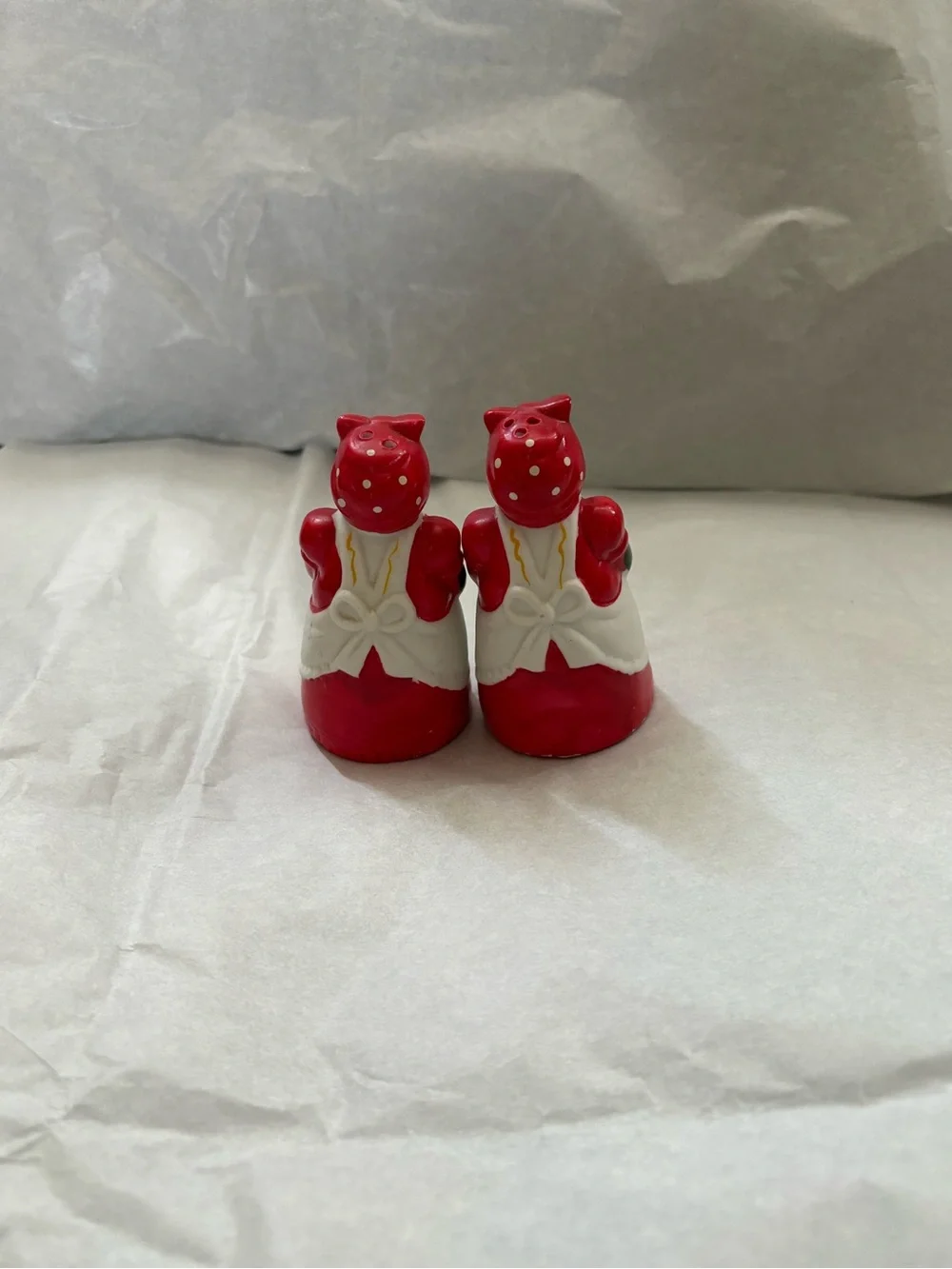 Vintage Charleston SC Red & White Ceramic Salt and Pepper Shakers - Pair